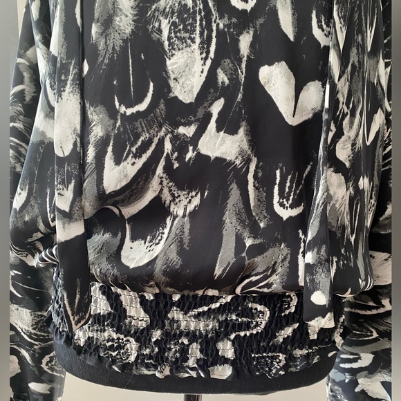 Michael - Michael Kors Women’s Blouse | Color: Black | Print: Feathers Size M - Picture 7 of 7